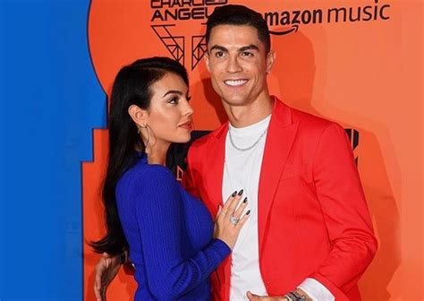 Georgina Rodriguez Pamer Cincin Segera Dinikahi Ronaldo Mabosway