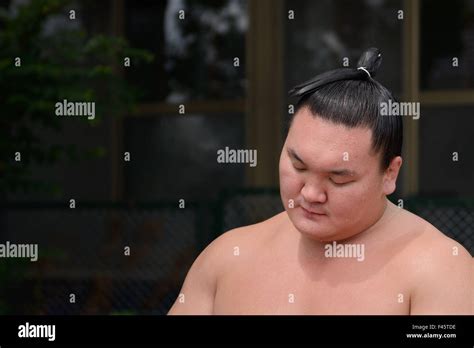 sumo wrestler yokozuna hakuho sho fotografías e imágenes de alta resolución alamy