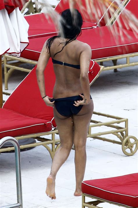 Priyanka Chopra In Bikini At A Hotel Pool 13 Gotceleb