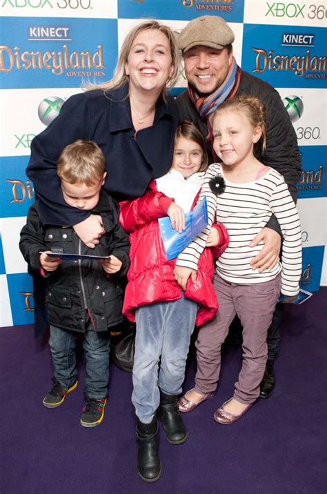 Johnny vegas was born as michael joseph pennington to laurence and patricia pennigton in he was the youngest of the four children born to the couple. Kinect: Disneyland Adventures Launch (360)