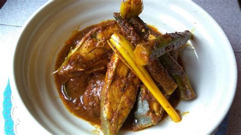 Ayam asam pedas style melaka, yang memang tak dinafikan lagi sedap sungguh rasanya. Resepi Asam Pedas Melaka - Chef@home