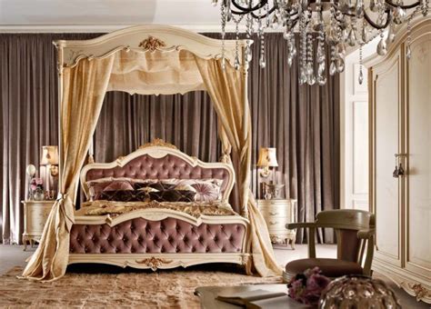 These luxury canopy bed come with amazing features and enhance safety and the quality of sleep. Luxury canopy bed: an attractive element of the bedroom ...