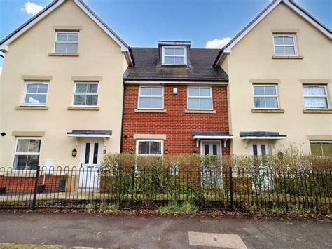 3 Bed Terraced House For Sale In Lords Way Andover Hampshire Sp11