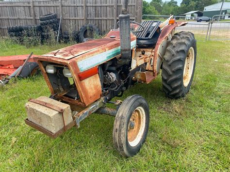 Salvage Tractor - Bolens G272