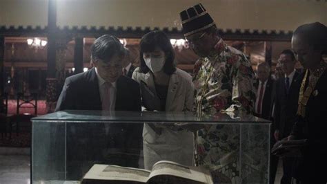 Kaisar Jepang Berkunjung Ke Keraton Yogyakarta Saksikan Koleksi Hingga