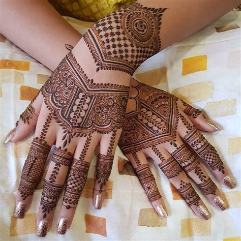 Maybe you would like to learn more about one of these? 6 Latest Simple Mehndi Designs For The Minimalist Brides This Summer