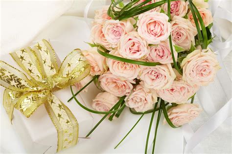 Fonds Decran 2560x1706 Bouquets Roses Rose Couleur Noeud De Ruban