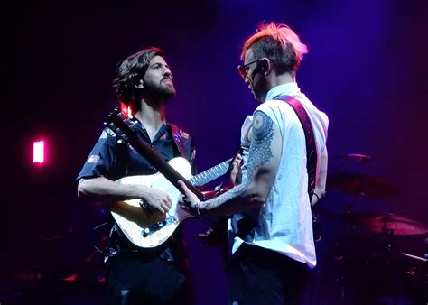 • video oficial de imagine de john lennon en buena definición. Review: Imagine Dragons light a fire under a new ...