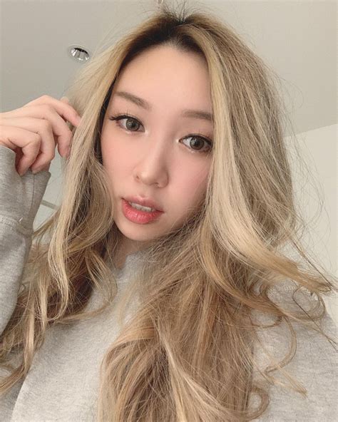Pretty Blonde Asian Scrolller