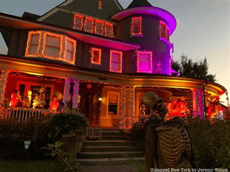 Brooklyns Best Decorated Halloween House Photos Untapped New York