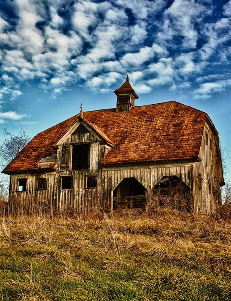 You don't need a loft! Beautiful Classic And Rustic Old Barns Inspirations No 12 ...