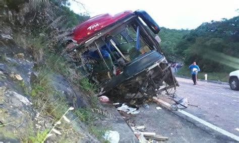 International 16 Dead 14 Injured In 2 Bus Crash In Northern Mexico