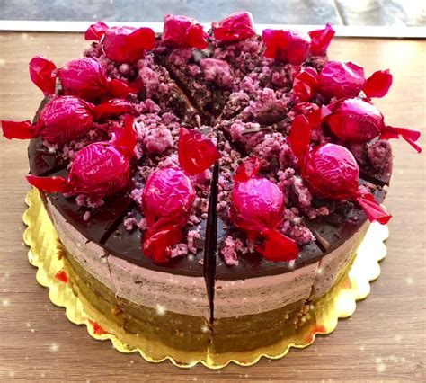 💗💗raspberry Ruffle Cheesecake 💗💗 A Delicious Raspberry Ruffle Cheesecake With A Chocolate