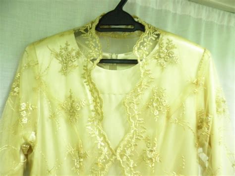 Garage Sales Baju Kebaya Pengantin Warna Gold Veil