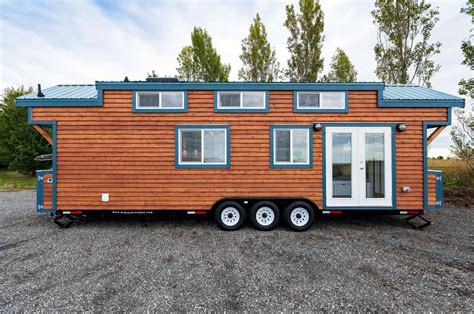 TINY HOUSE TOWN: Custom 30' Mint Tiny Home