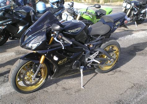 If you would like to get a quote on a new 2008 triumph street triple 675 use our build your own tool, or compare this bike to other standard motorcycles.to view more specifications, visit our detailed specifications. 2009 Triumph Street Triple 675: pics, specs and ...