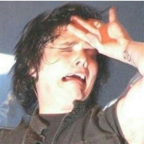 Pin By Savvy On Gerard Way My Chemical Romance Mcr Reaction Pictures
