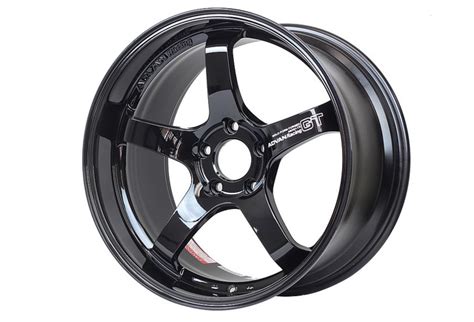 The gts wheel is similar to the bmw performance wheel, however it is not flat bottomed and is circular in shape. 19″ Advan GT Premium in BMW F80 M3 / F82 M4 Spec | Evasive Motorsports
