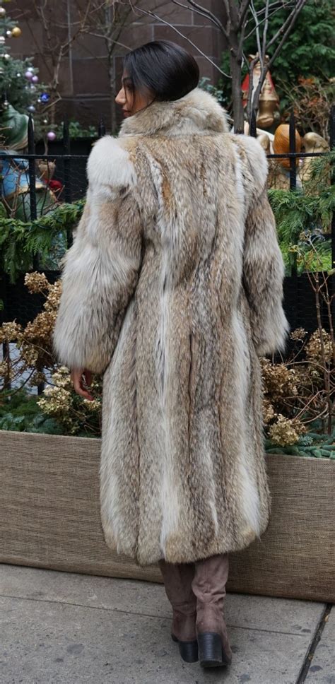Full Length Coyote Coat 00933 Marc Kaufman Furs