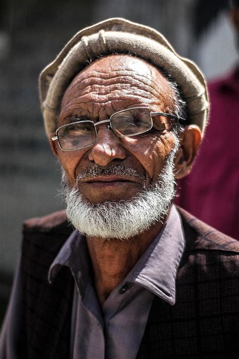 Old Portrait Wrinkles Elderly Man Face Beard Loneliness People