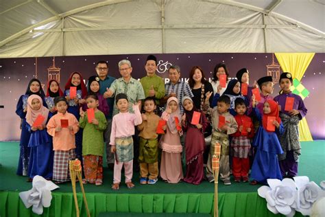 Infinity war is one of the biggest movies for 2018. Festive spirit at Hari Raya open house | New Straits Times ...