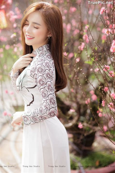 The Beauty Of Vietnamese Girls With Traditional Dress Ao Dai 4