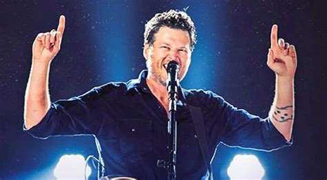 Blake Shelton Thrills Voice Fans With Surprise Announcement Country Music Nation