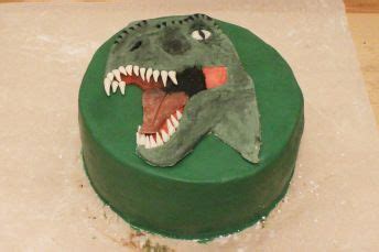 In versandhäusern kann man zu jeder zeit dino kuchen vorlage in die eigenen vier wände bestellen. T-Rex - Dinosaurier Geburtstagstorte (Motivtorte) in 2020 ...