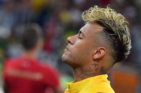 Maybe you would like to learn more about one of these? Gokil! Ini 7 Gaya Rambut Paling Ajaib di Piala Dunia ...