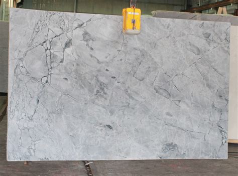 Belangrijk is goede prijs nu, in groot voordeel, het is het juiste moment om te kopen, grote platen zijn beschikbaar in enorme hoeveelheid. Super White Calacatta GF4533 118×73 | Earth Stone & Tile Inc.