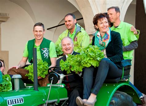 Mit Oldtimer nach Wien • NEUES LAND