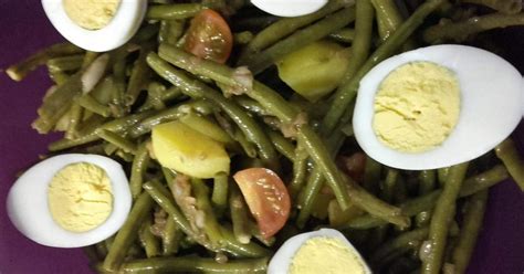 Salade complète aux haricots verts pommes de terre tomates et oeufs