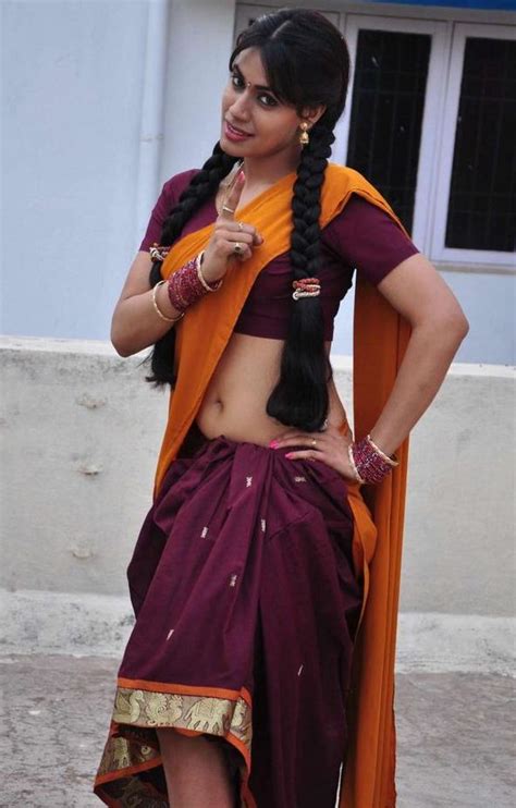Kanishka Hot Navel Show Photos In Moovar Tamil Movie Actress Photo Quen