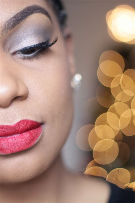 Red Lipstick And Champagne Dreams Valentine S Day Makeup Look 2 Smokey Eyes With Red Lips