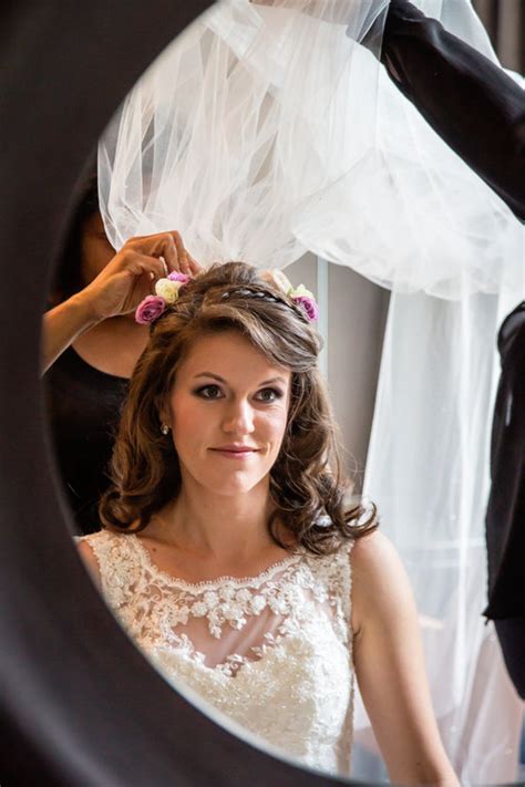 Wedding Hair And Makeup Artist Guide To Getting The Bride