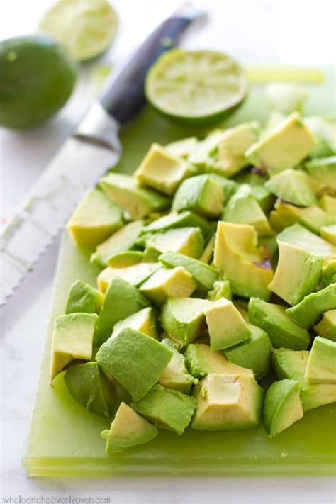 How To Cut An Avocado The Easy Way