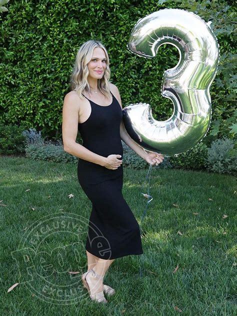 Molly Sims Gained 85 Lbs And Had Thyroid Problems Due To Pregnancy