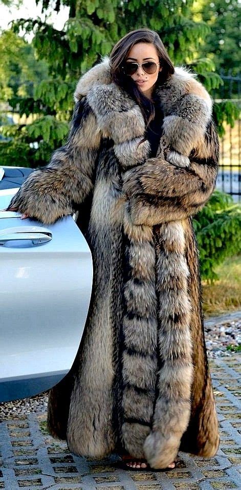 fur hood coat fur coats daria sexy fox fox fur jacket fabulous furs eskimo fur fashion