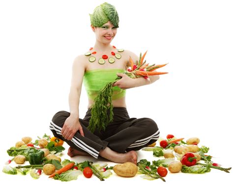 Девушка вегетарианка с овощами на белом фоне обои для рабочего стола