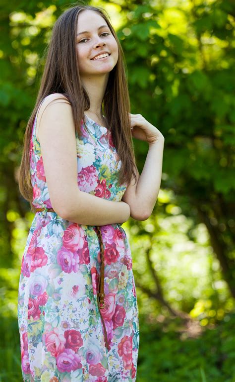 Photo Of An Amazingly Photogenic 13 Year Old Girl Photographed In May