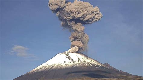 Mexicos Popocatepetl Volcano Eruption Caught On Camera