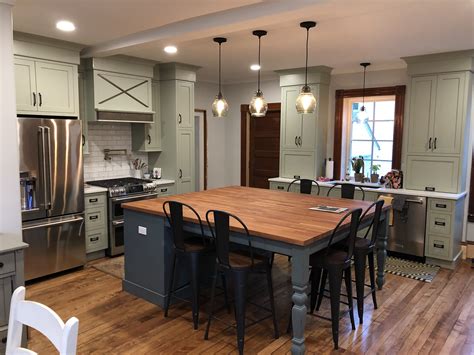 Benjamin Moore Saybrook Sage On The Cabinets And Knoxville Gray On The