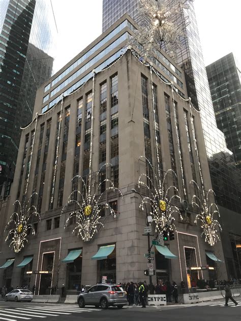 The Iconic Tiffany And Co Storefront Off Fifth Avenue New York