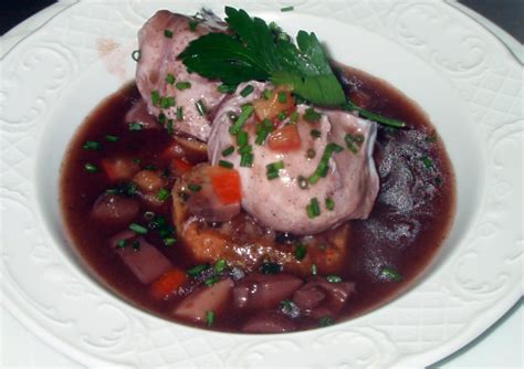 Recette des oeufs au vin rougeOEUF A LA COQUE