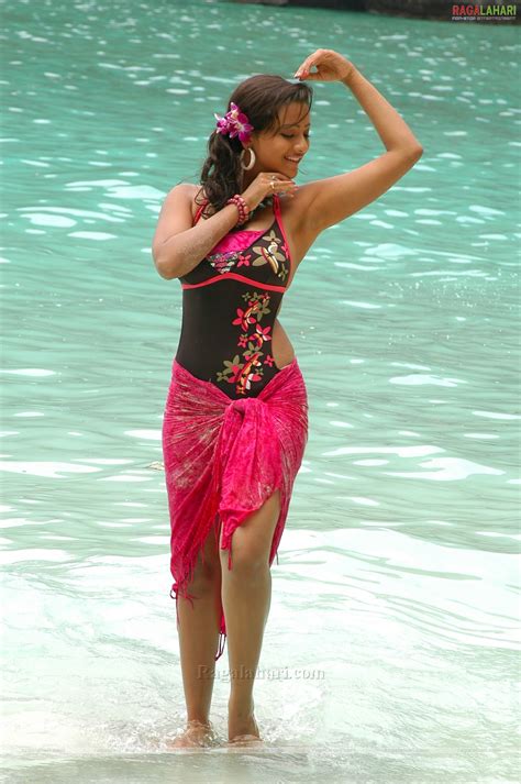 Madalasa Sharma Armpit Navel Show South Indian Models