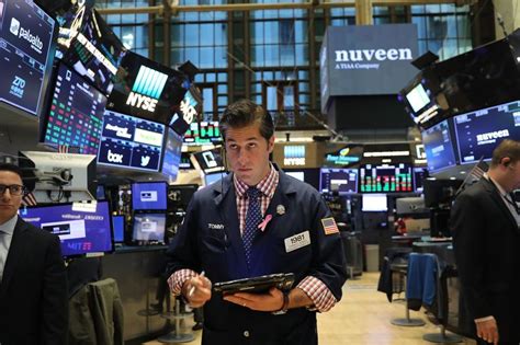 Dow Soars As Investors Cheer Fat Corporate Profits Cnn Business