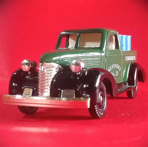 Diecast Lledo Chevron Series Classic Chevrolet Car Toy Vintage Hobbies