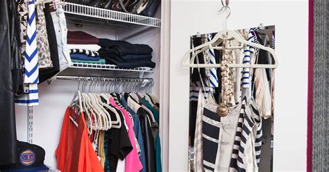 This free app helps you to catalogue your closet, create trendy outfits, and much more! How To Organize Your Closet - Organization Apps