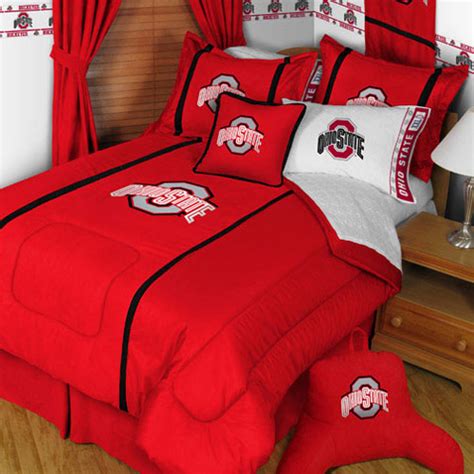 Striped wallpaper can be hung either horizontally or vertically to create an interesting space, and giving the illusion of height for rooms with lower ceilings. 49+ Ohio State Buckeyes Wallpaper Border on WallpaperSafari