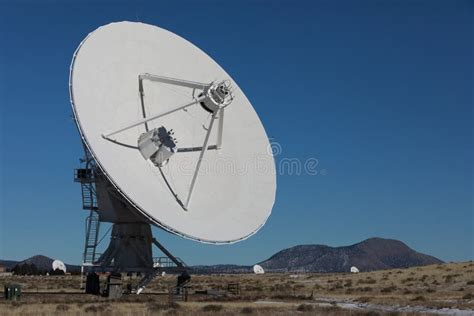 Radiotelescopes At The Very Large Array The National Radio Observatory